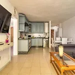 - Sleeps 4 - Jacuzzi - Terrace - Pool Costa Adeje (Tenerife)