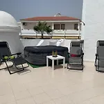 - Sleeps 4 - Jacuzzi - Terrace - Pool Apartment *