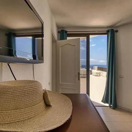 Apartment - Sleeps 4 - Jacuzzi - Terrace - Pool