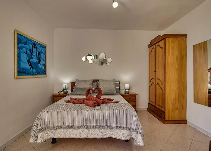 Apartment - Sleeps 4 - Jacuzzi - Terrace - Pool