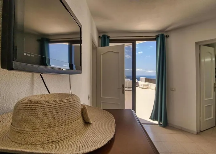 Apartment - Sleeps 4 - Jacuzzi - Terrace - Pool