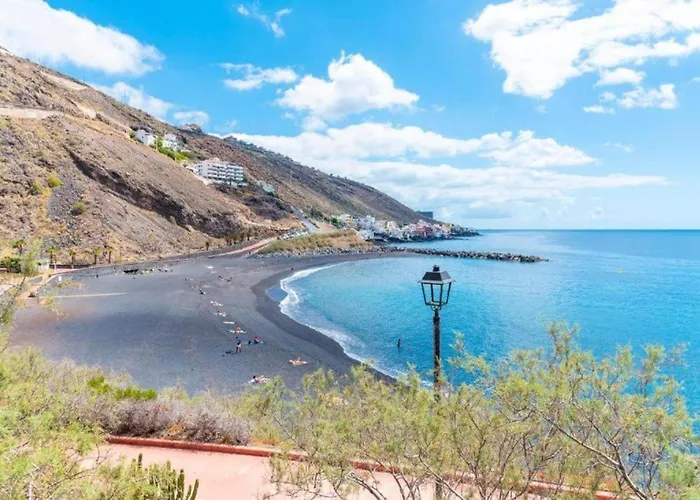 - Sleeps 4 - Jacuzzi - Terrace - Pool *