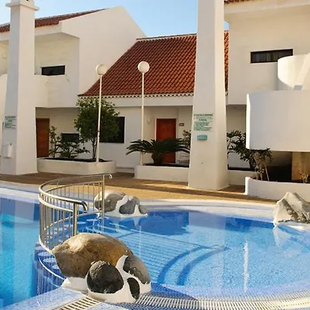 Apartment Lovely 2-bed & Jacuzzi Terrace & Pool