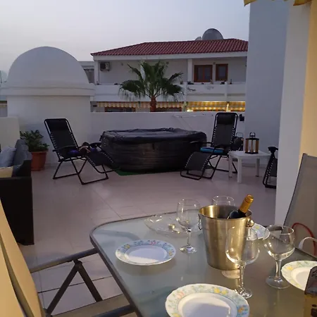 - Sleeps 4 - Jacuzzi - Terrace - Pool Playa Feñabe
