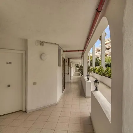 - Sleeps 4 - Jacuzzi - Terrace - Pool Playa Feñabe