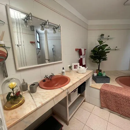 Penthous 2 Bed Room - Jacuzzi - Terrace - Pool * Адехе