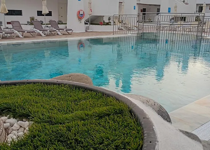 - Sleeps 4 - Jacuzzi - Terrace - Pool 公寓 Playa Feñabe