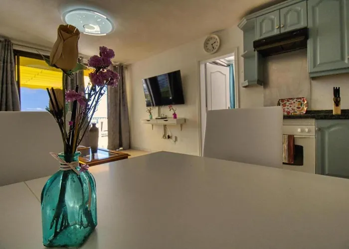 דירה - Sleeps 4 - Jacuzzi - Terrace - Pool