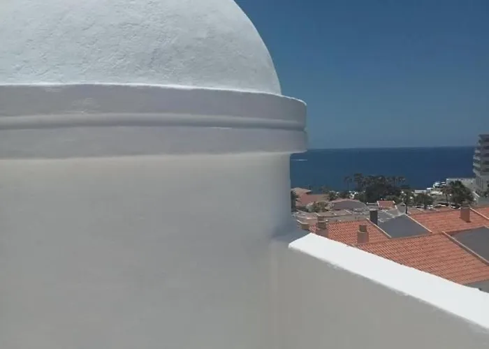 - Sleeps 4 - Jacuzzi - Terrace - Pool Playa Feñabe