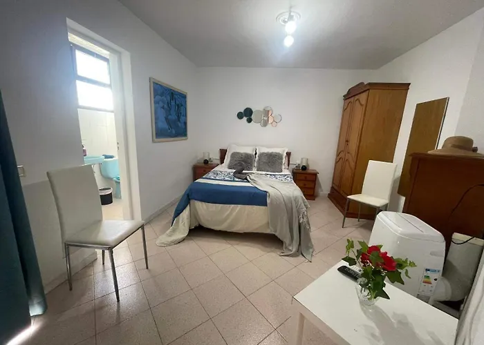 - Sleeps 4 - Jacuzzi - Terrace - Pool Playa Feñabe