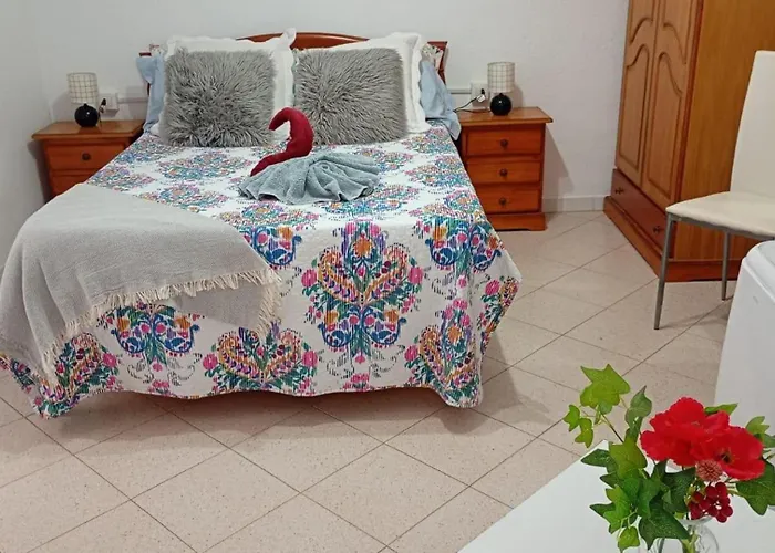 - Sleeps 4 - Jacuzzi - Terrace - Pool Apartmán Costa Adeje (Tenerife)
