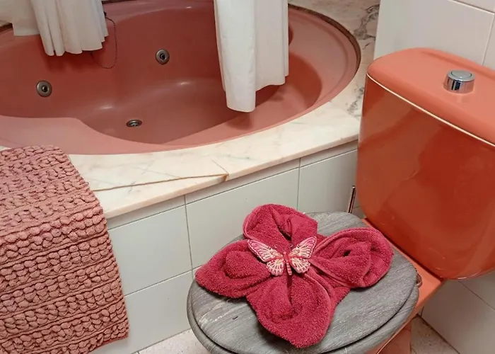 公寓 - Sleeps 4 - Jacuzzi - Terrace - Pool *