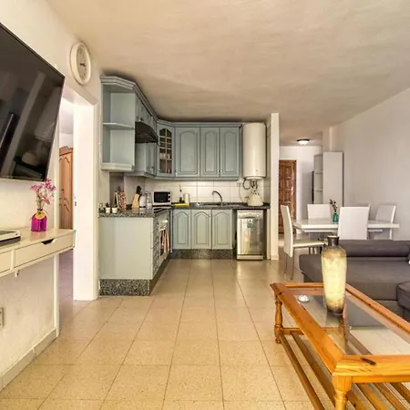 - Sleeps 4 - Jacuzzi - Terrace - Pool Playa Feñabe