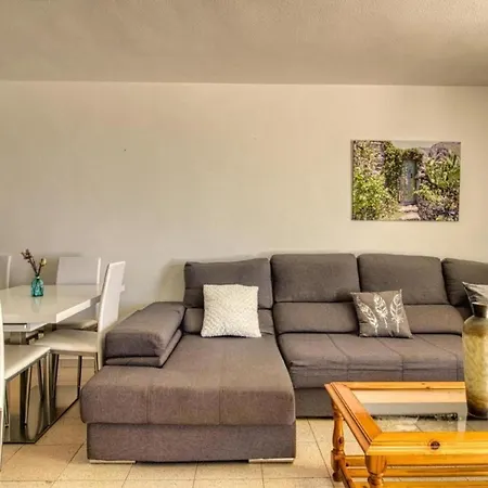 - Sleeps 4 - Jacuzzi - Terrace - Pool * Playa Feñabe