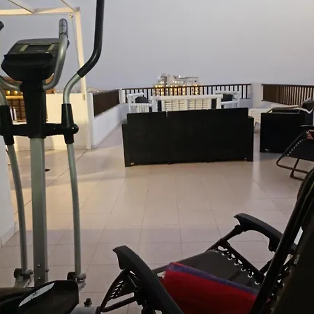 - Sleeps 4 - Jacuzzi - Terrace - Pool 公寓 Playa Feñabe